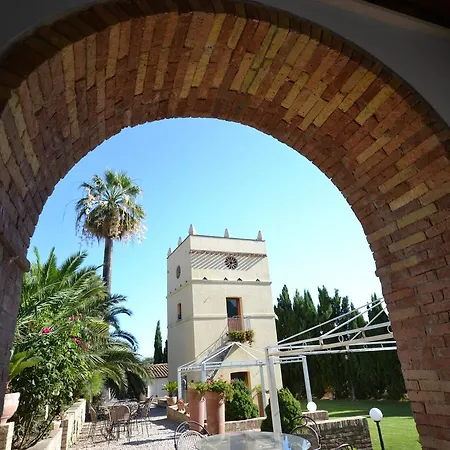 Relais Rossi فندق 3*