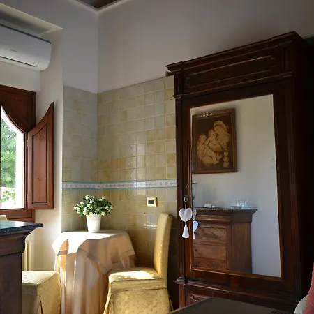 Relais Rossi سيلفي مارينا